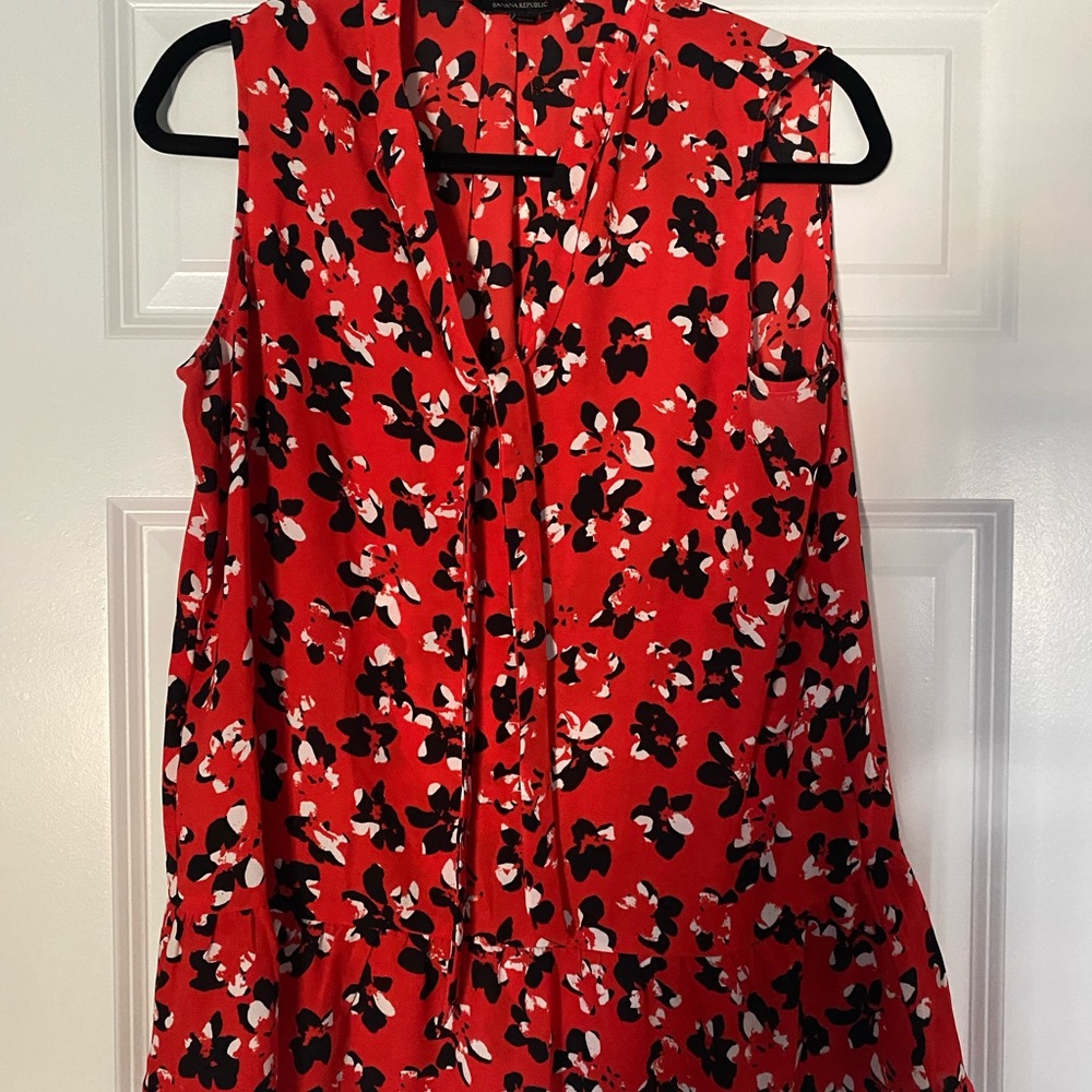 ❤️Banana Republic Sleeveless Peplum Blouse M